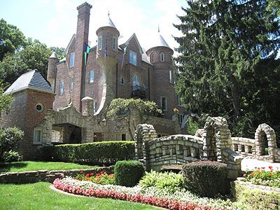 Grand View Drive - Soderstrom Castle